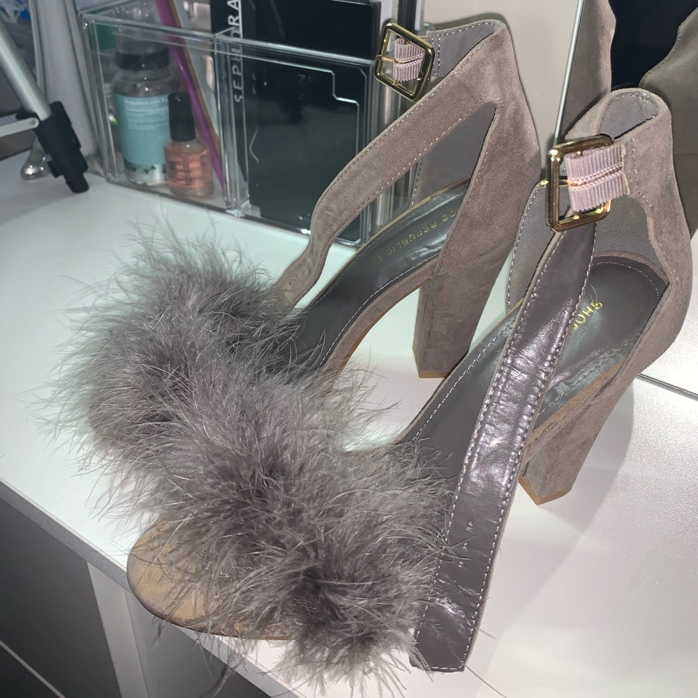 Furry gray heels